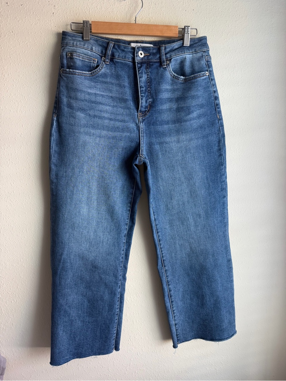 Mica  Los Angeles Mid Blue Cropped Straight Jeans
